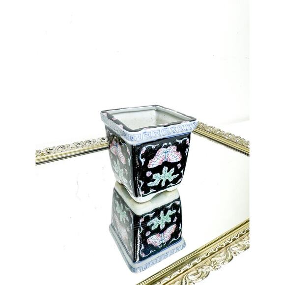 SMALL SQUARE PLANTER, Famille Nori Style Butterfly Square Footed Planter, Succul - Picture 2 of 8